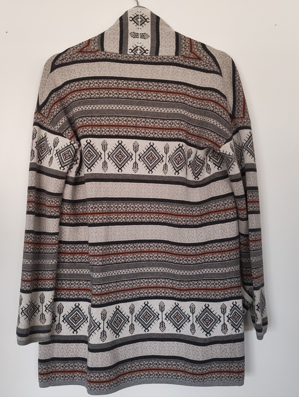 Long Cardigan - Picture 2 of 7